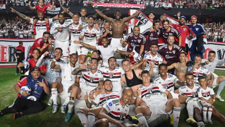 São Paulo elimina Atlético-GO nos pênaltis e vai à final da Sul-Americana após 10 anos