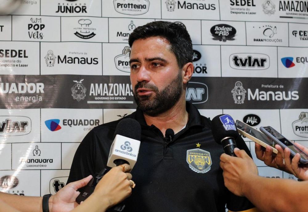 Amazonas FC anuncia demissão do técnico Rafael Lacerda