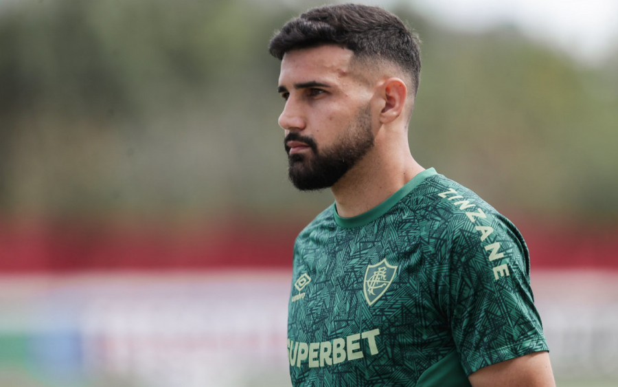 Ignácio sente dores no joelho, e Fluminense dá passo atrás em relação a zagueiro