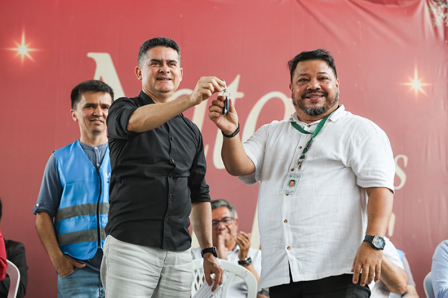 Prefeito David Almeida entrega equipamentos e anuncia apoio financeiro para 108 organizações da sociedade civil