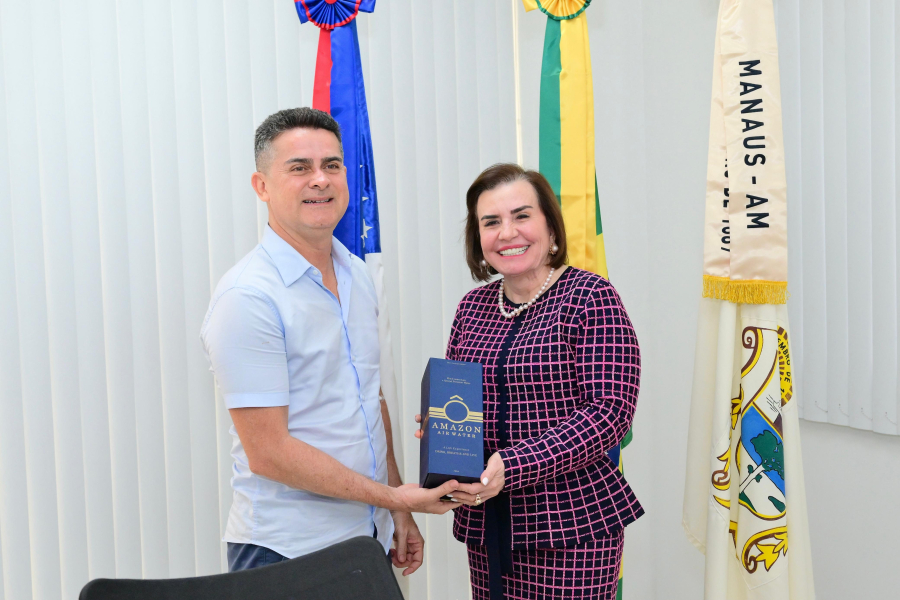 Prefeito de Manaus recebe visita de cortesia da presidente do TCE-AM, Yara Lins