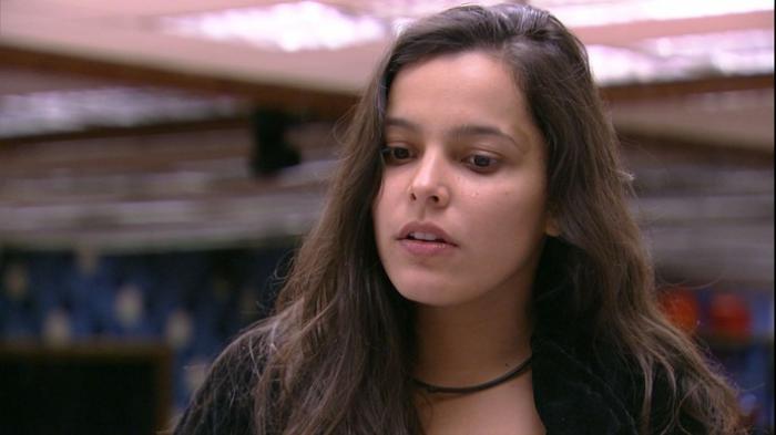 Marcos dá ordem para Emilly e sister se rebela: “Você não tem uma empregada, você tem uma mulher”